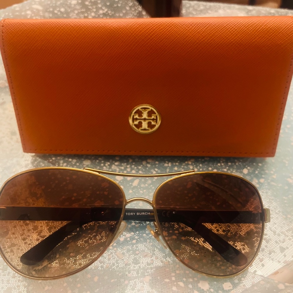 Tory Burch Aviator Shades, never worn!